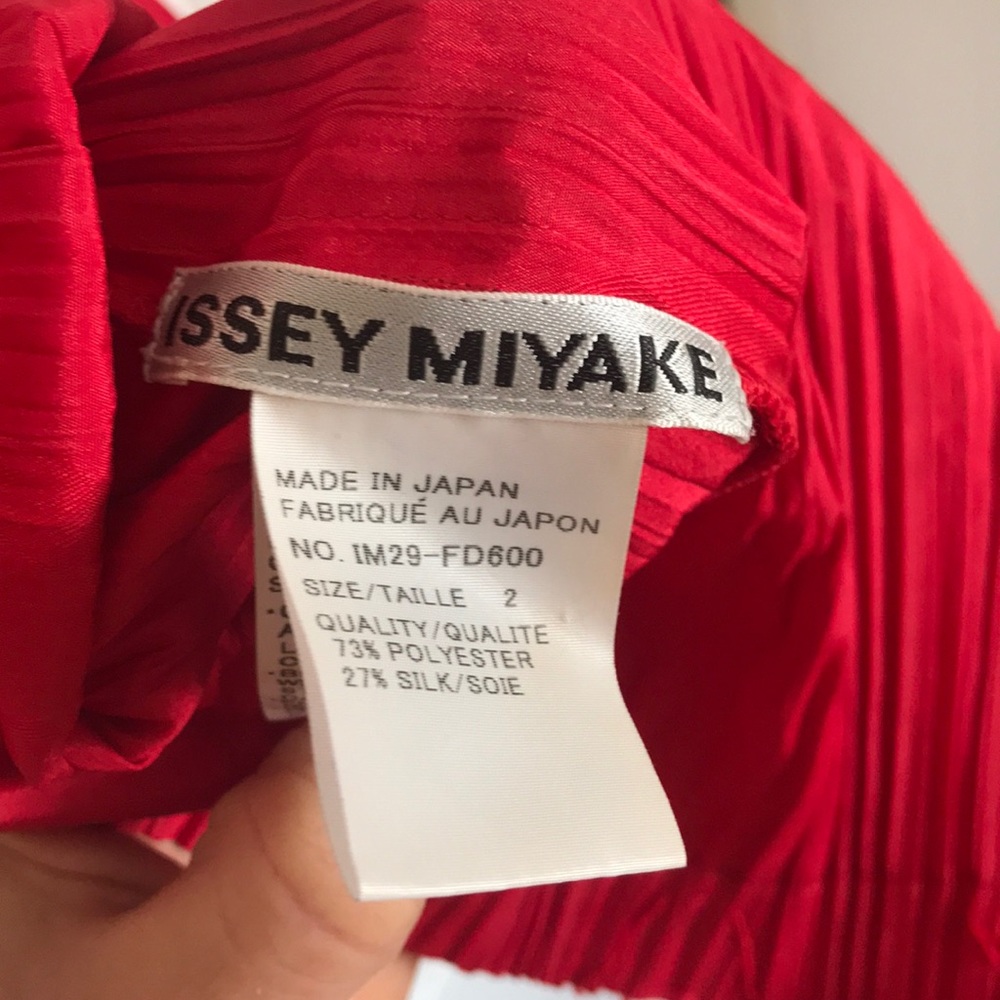 ISSEY MIYAKE red blouse